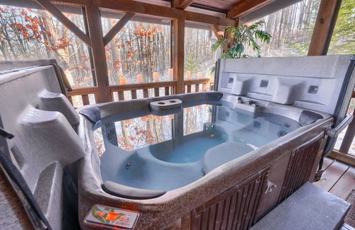Creola Cabin | New+ Updated. Hot Tub. Near Trails. Game Room. Firepit. Secluded 8 acres