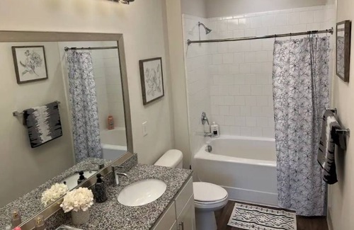 Dixie - Berryhill Apartment | ⭐️New Upscale Haven near Uptown & Airport