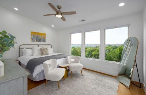 Five Points South House | NEW Urban Elegance - Scenic 2BR City Views
