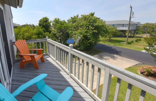 Sandbridge Apartment | New! VA Beach, 5bd/3Bth, Pool/Beach/Kayak