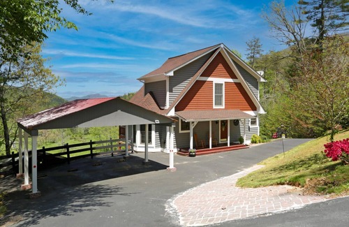 Hiawassee House | NEW! Valley View Mountain Getaway