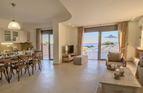 Panormos Villa | New Villa Louisa by the sea, walking distance from sea and shops, no car needed!