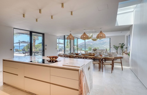 Cavaliere House | New villa of 500m2 - sea view, located in the private domain of Cap Nègre