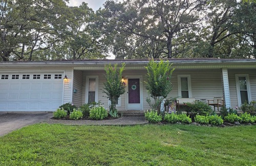 Sherwood House | NEW Violet's Dream. A Soft Place To Land. Charming, quiet 3-bed Sherwood home.