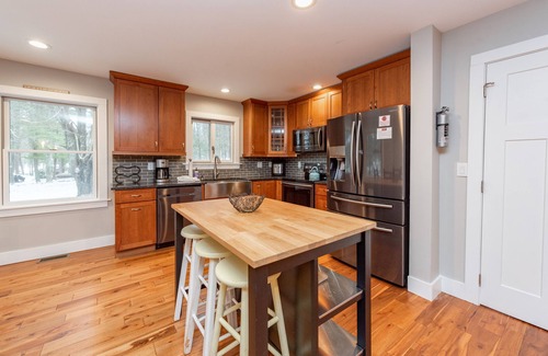 Swanton House | New! Wake Up Grateful: Lake Front, Hot Tub, Dock Slip!