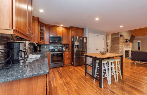 Swanton House | New! Wake Up Grateful: Lake Front, Hot Tub, Dock Slip!