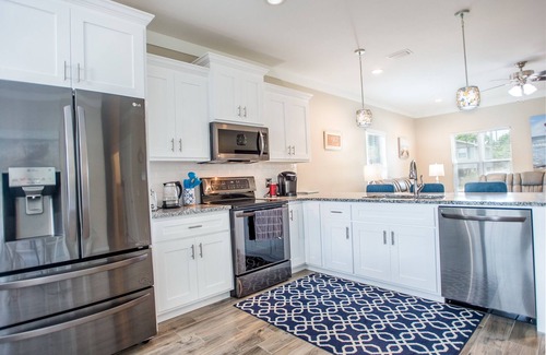 Laguna Beach Estates House | New! Walk to the Beach Vacation Beach Bungalow- Plus Golf Cart! and Hot tub