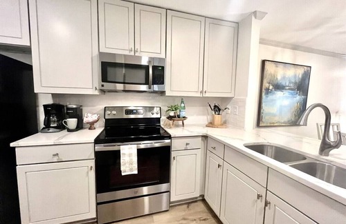 Oxford Condo | New! Walk to the Vaught from "The Rebel Stroll"!