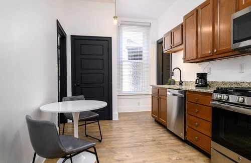 Irish Hill Apartment | New! Walkable, Classic Design - Sleeps 4!