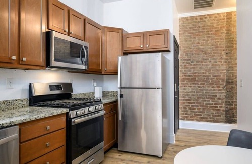 Irish Hill Apartment | New! Walkable, Classic Design - Sleeps 4!