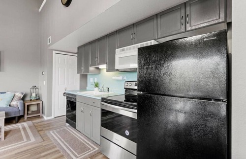 Hollister Condo | New! Waterfront Condo with Loft