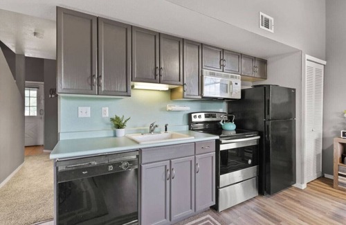 Hollister Condo | New! Waterfront Condo with Loft