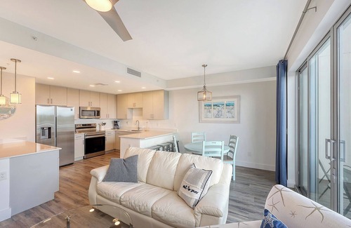 Central Sarasota Condo | NEW! Waterfront Luxury in Sarasota – Near Downtown & Beaches!