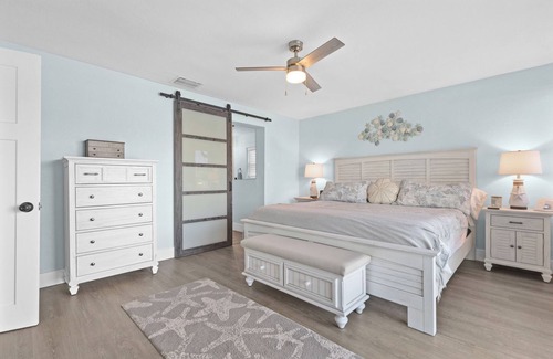 Fort Myers House | NEW! Welcome to Tiki Cottage! Paradise Awaits! Pet-Friendly