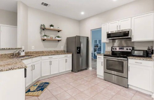 San Antonio House | NEW! Whale House~Cater to BIG Family Gather w/Kid~Deck~Sea World Rm~Pack'n Play