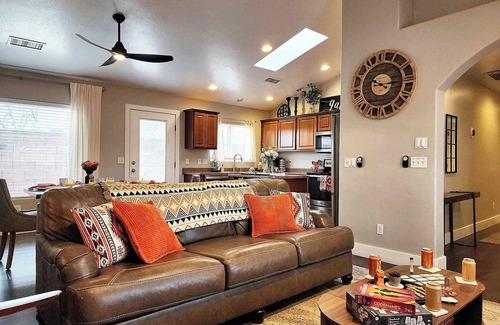 Page House | NEW Whispering Canyons + Pets OK+ Antelope & Horseshoe Bend