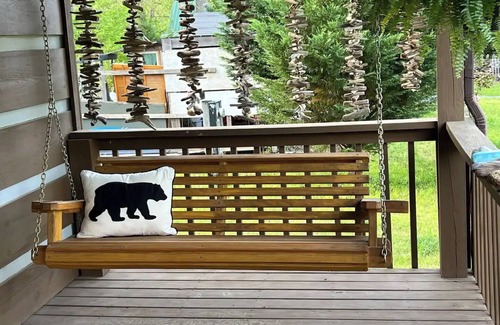 Del Rio Cabin | New! Whispering Waters Cabin on the French Broad River