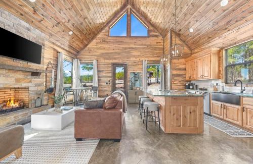 Pickens House | NEW Woodland Escape with Spa & Fire pit - Sleeps 4