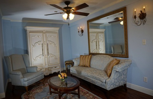 Downtown Hotel | New World Inn, Downtown Pensacola