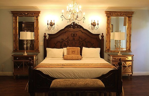 Downtown Hotel | New World Inn, Downtown Pensacola