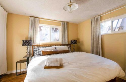 Upper Moonridge House | New Yena Cabin in Moonridge