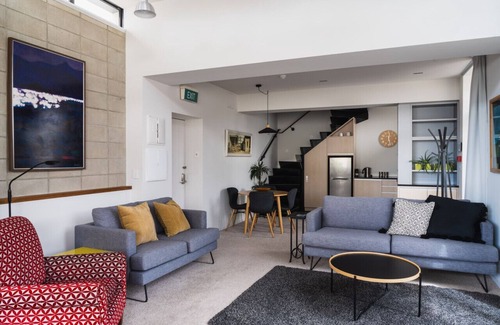 Dunedin City Centre Apartment | New York Loft Apartment