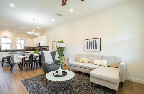 Newark Apartment | Newark 4br w balcony close to restaurants mall SFO-1592