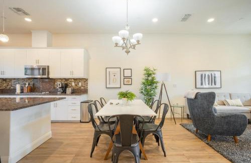 Newark Apartment | Newark 4br w balcony close to restaurants mall SFO-1592