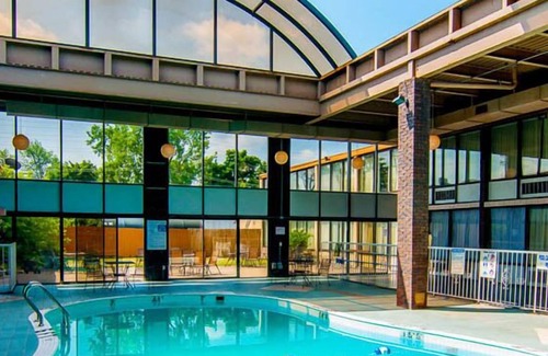 Newark Hotel | Newark Garden Finger Lakes Hotel