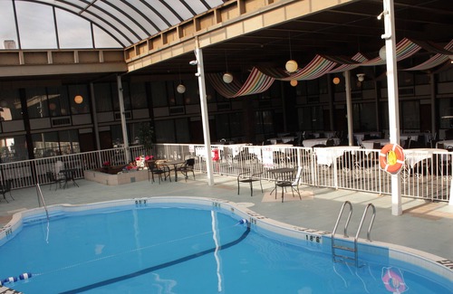Newark Hotel | Newark Garden Finger Lakes Hotel