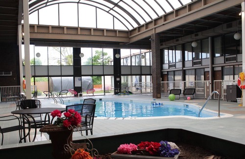 Newark Hotel | Newark Garden Finger Lakes Hotel