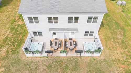 Denver House | NewDuplex! 6Bed 5Bath - HotTubs - Sleeps 12!