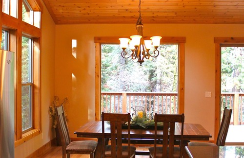 Tahoma House | Newer Built ski to ski lift , Extra Master Bedroom ,Sleeps 10