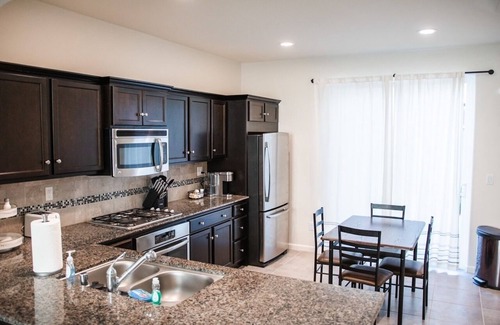Clovis House | Newer, cozy 3 bedroom home near national parks