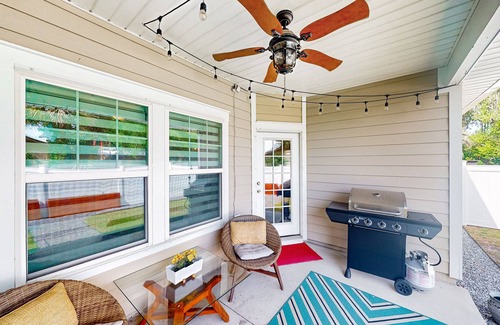 Silver Sands House | Newer home with elegant interior & fenced yard, 3 blocks to the beach
