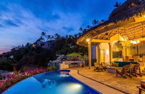La Punta House | Newer Lapunta Home, Ocean Views from Every Bedroom! House of Joy