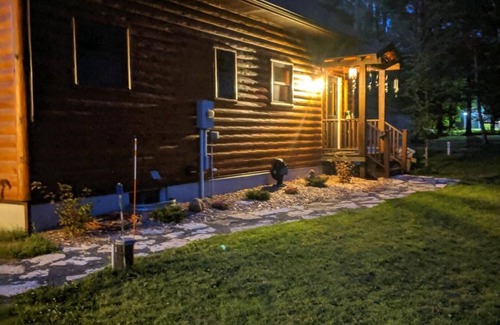 Winter Cabin | Newer Luxury Getaway in a Tranquil Setting