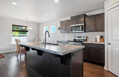 Twin Falls House | Newer NW Twin furnished home near hospital, park, and shops, monthly rental