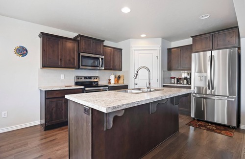 Twin Falls House | Newer NW Twin furnished home near hospital, park, and shops, monthly rental