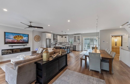 Cape May House | Newer Townhome in CM close to town with private parking, elevator and EV Charger