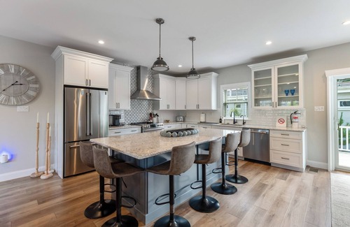 Cape May House | Newer Townhome in CM close to town with private parking, elevator and EV Charger