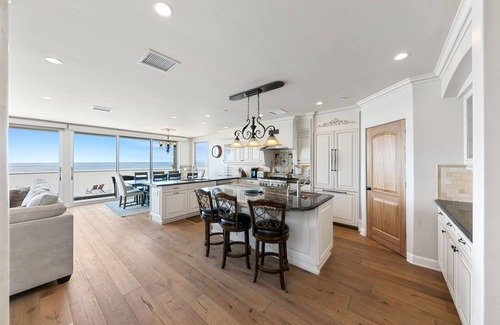 Hollywood Beach House | Newer Villa ON THE SAND 7 beds 6 baths, Elevator, 5-car parking!