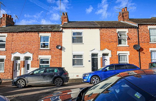 Northampton House | Newington Road - 2 Bed Home