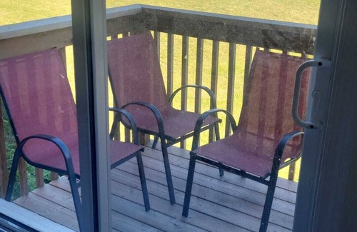 Bradford House | Newly built and perfect for vacations. In the middle of both hwy 400&40