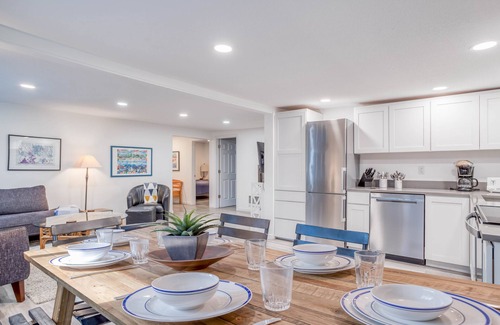 Tierra Del Mar House | Newley Remodeled Single Story Home with Two Kings and One Minute Walk to Beach!