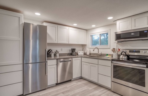 Tierra Del Mar House | Newley Remodeled Single Story Home with Two Kings and One Minute Walk to Beach!