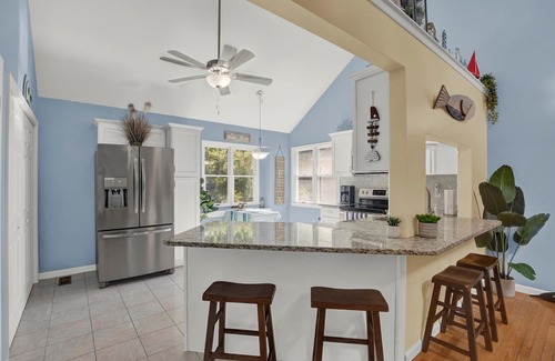 Ocean Pines House | Newley Renovated Beach Home, Min. to Ocean City,1st FL. Master Suite, walk in