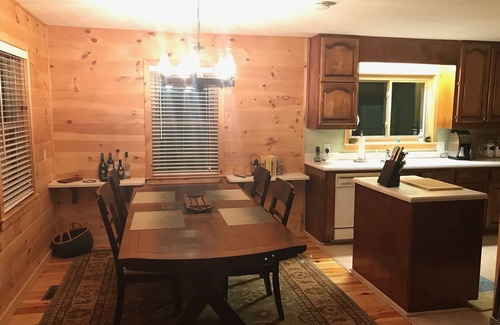 Cleveland Cabin | Newly added king bed, washer & dryer & updated bath! License # 002982