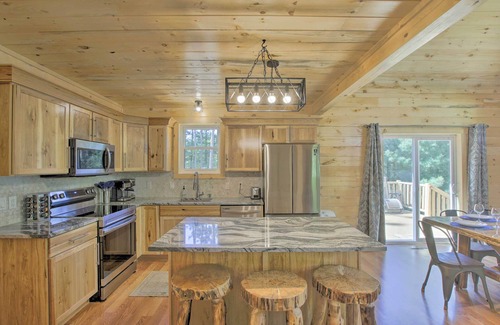 Lake Shore Estates House | Newly build private Home 3 min Castle Rock Lake, 30 min to Dells, Free Firewood