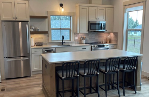 McMinnville Other | Newly built 2-bedroom farmhouse in charming McMinnville, Oregon